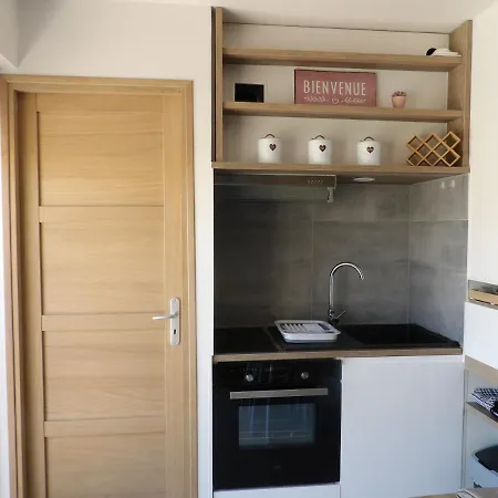 Cosy Au Bord De La Груиссан